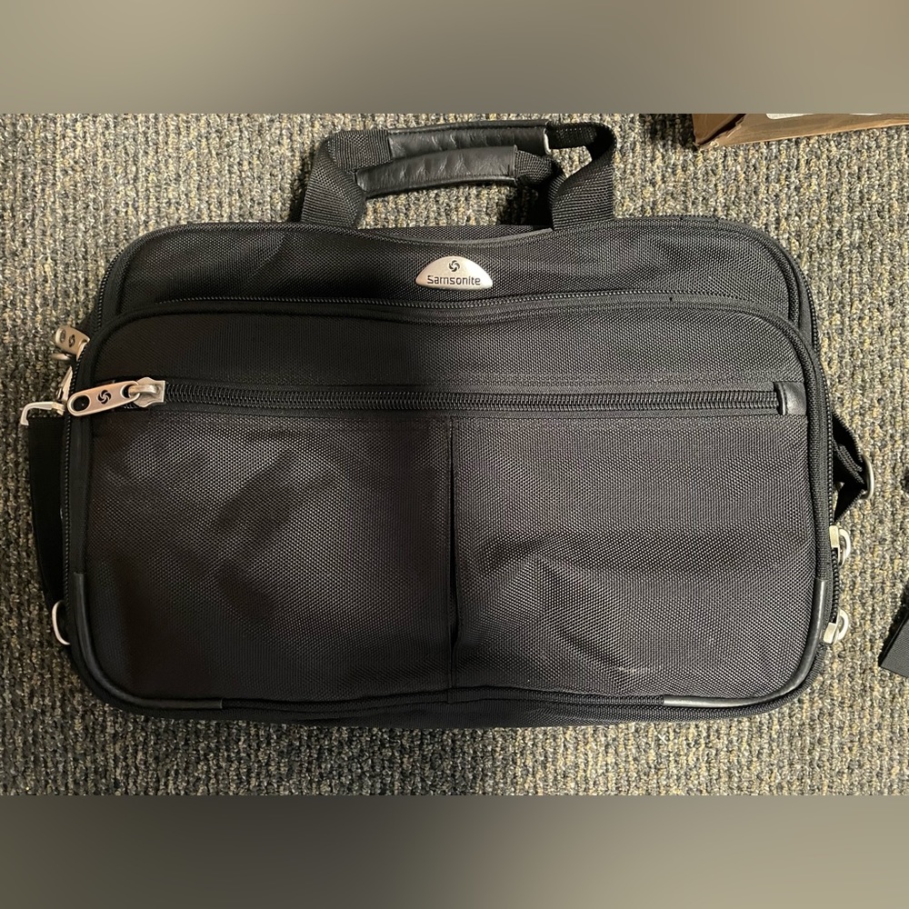 Laptop bag.